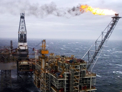 Giá dầu tăng mạnh do tình hình bất ổn ở Iran