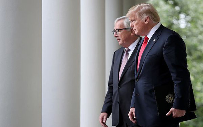 Mỹ và EU tạm thời tránh được 1 cuộc chiến tranh thương mại