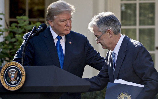 Tuyên bố không vui vì lãi suất lại tăng, ông Trump đang khiến nhiệm vụ của Fed thêm hóc búa